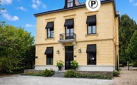 Villa V - Petit Hotel